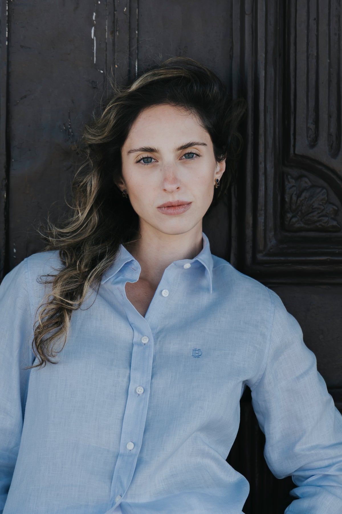 Linen blouse, detail of the drape