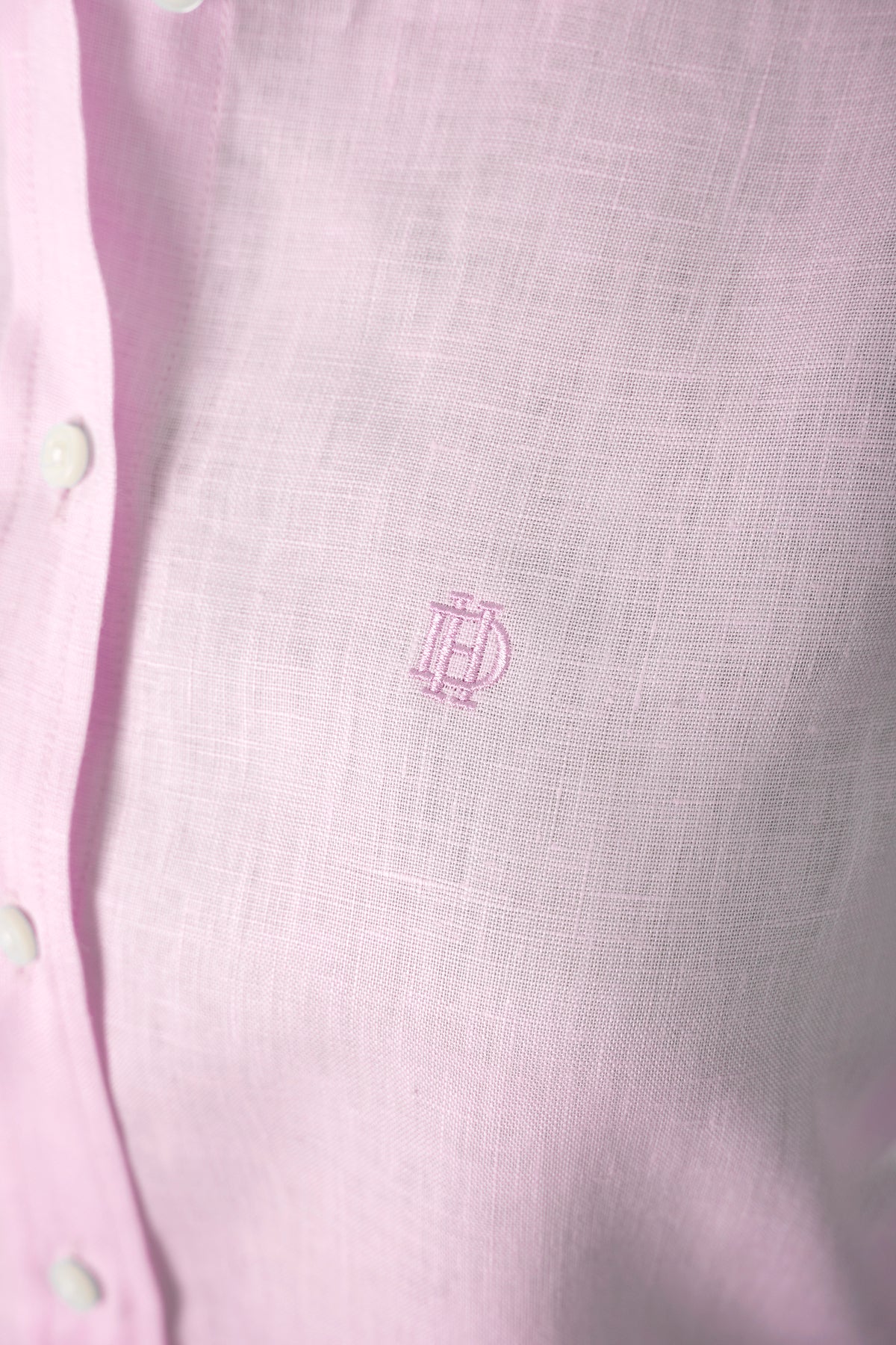 Linen blouse in pastel pink, back view