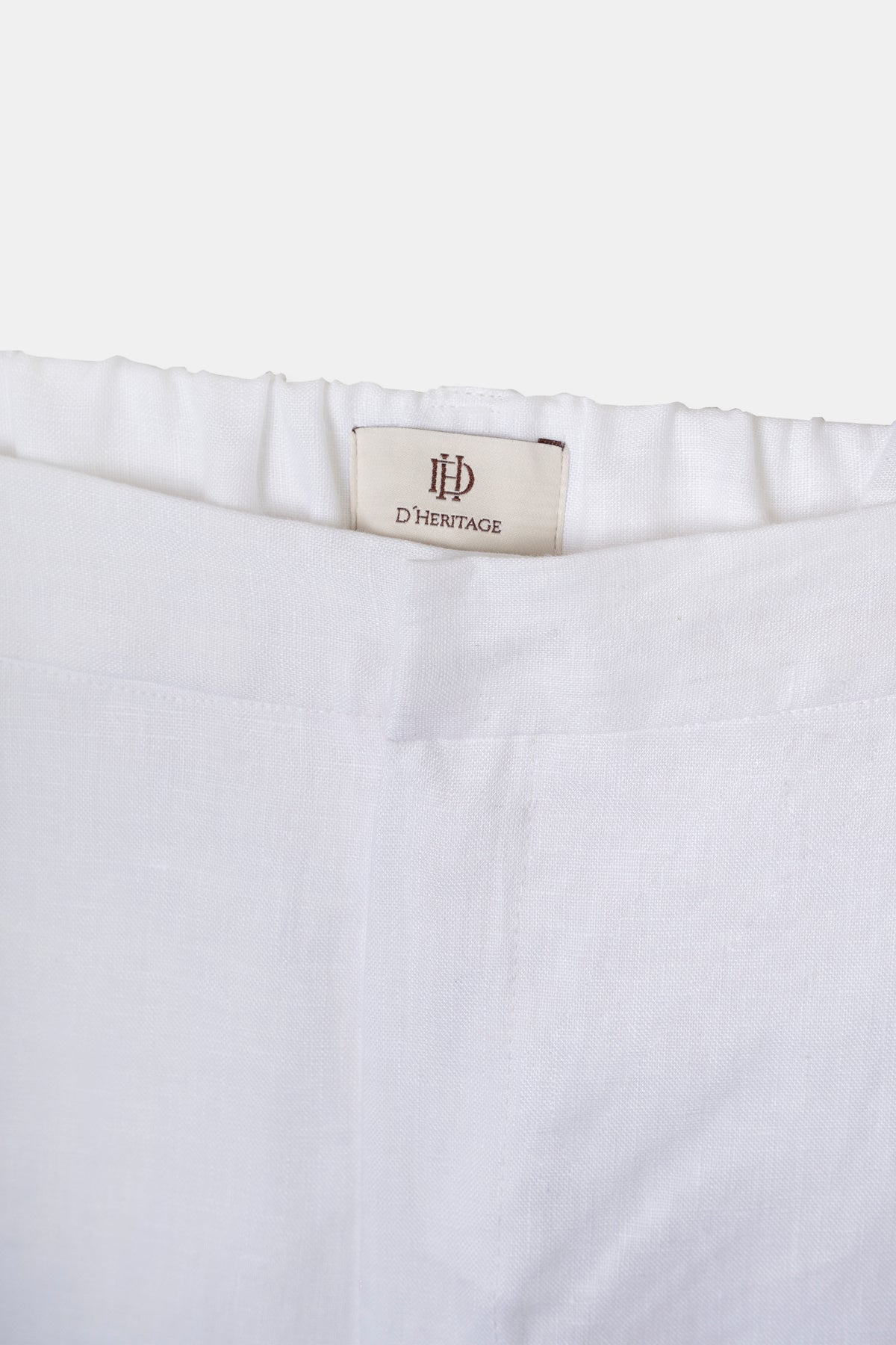 Men’s linen trousers in white, back view
