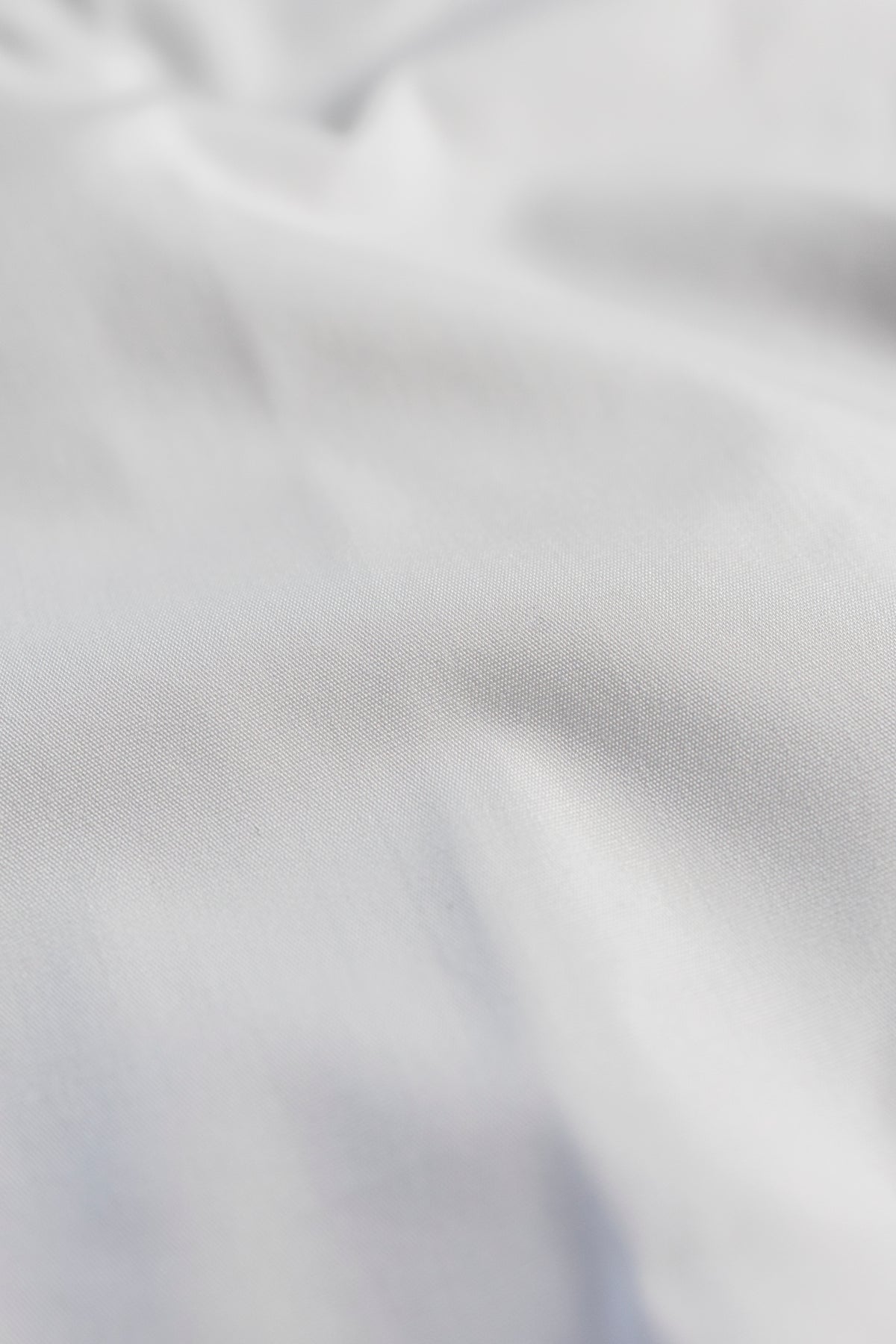 Close-up of the Aviation Classic Line shirt fabric, 55% cotton and 45% polyester at 115 g/m²