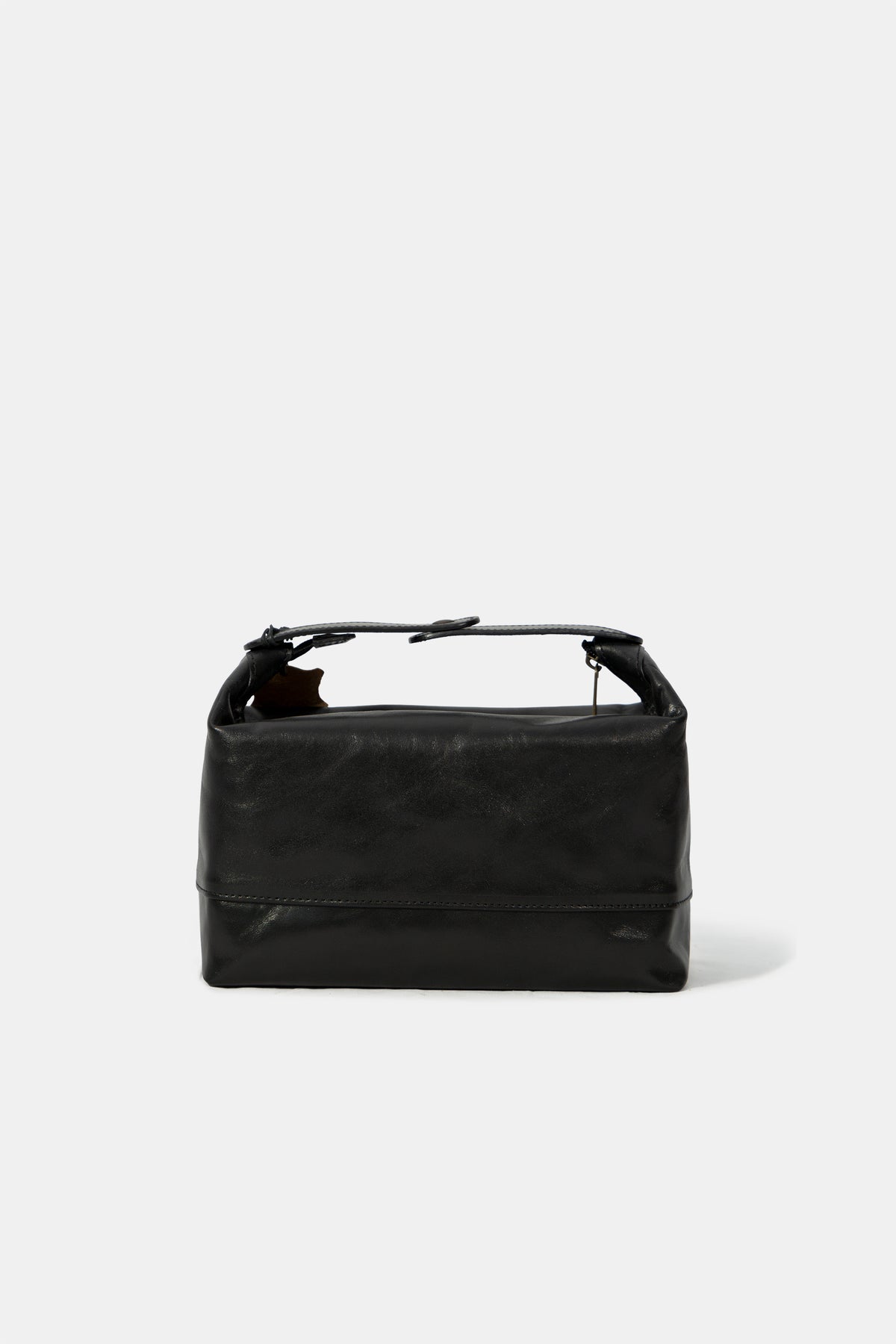 Leather wash bag in black, zip and stitching detail