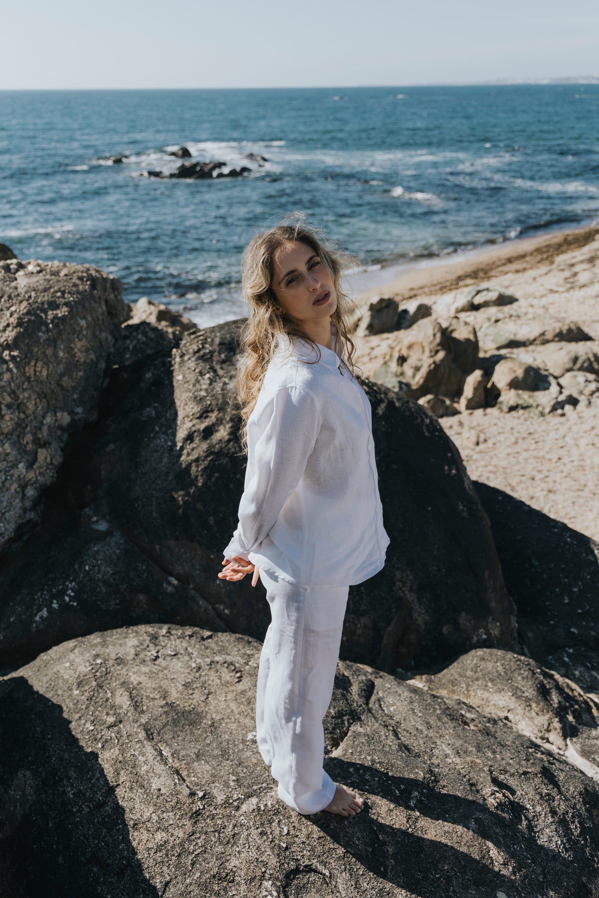 Women’s linen trousers in natural light, D’Heritage Summer 2026
